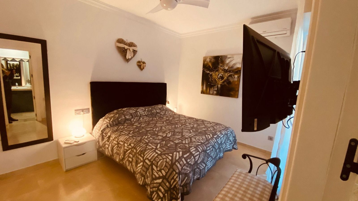 Se vende Apartamento Planta Baja de 3 dormitorios en Costa Del Sol, Cadiz, España