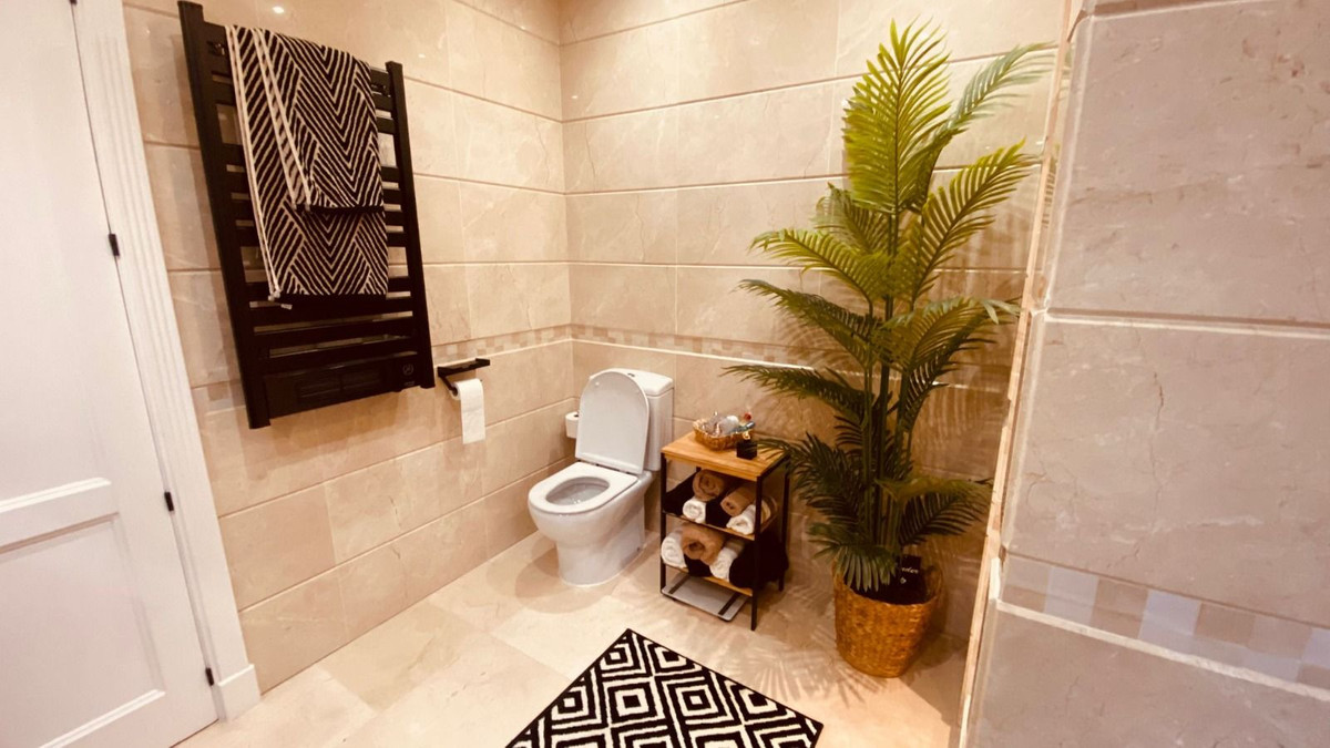 Se vende Apartamento Planta Baja de 3 dormitorios en Costa Del Sol, Cadiz, España
