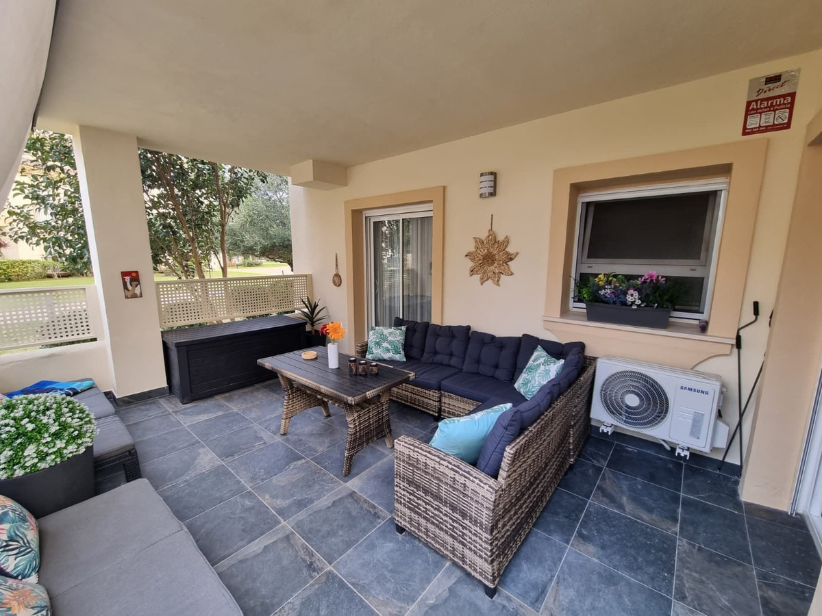 Se vende Apartamento Planta Baja de 3 dormitorios en Costa Del Sol, Cadiz, España