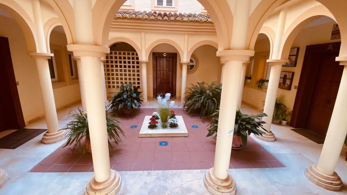Se vende Apartamento Planta Baja de 3 dormitorios en Costa Del Sol, Cadiz, España