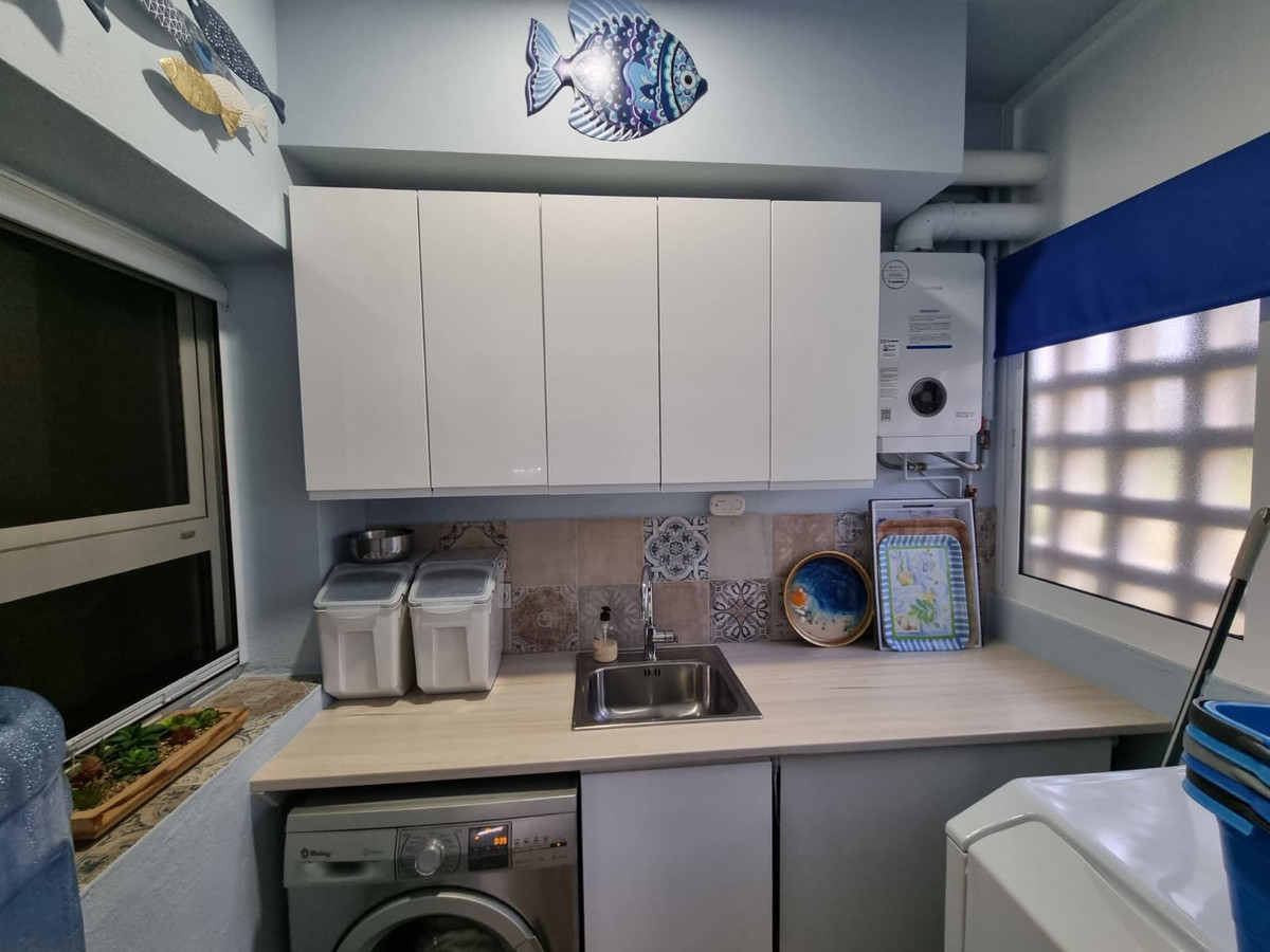 Se vende Apartamento Planta Baja de 3 dormitorios en Costa Del Sol, Cadiz, España
