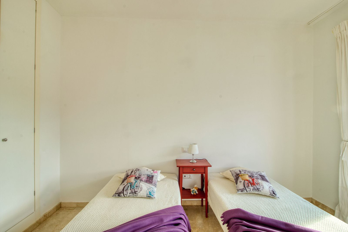 Se vende Apartamento en Planta Última de 3 dormitorios en Costa Del Sol, Málaga, España