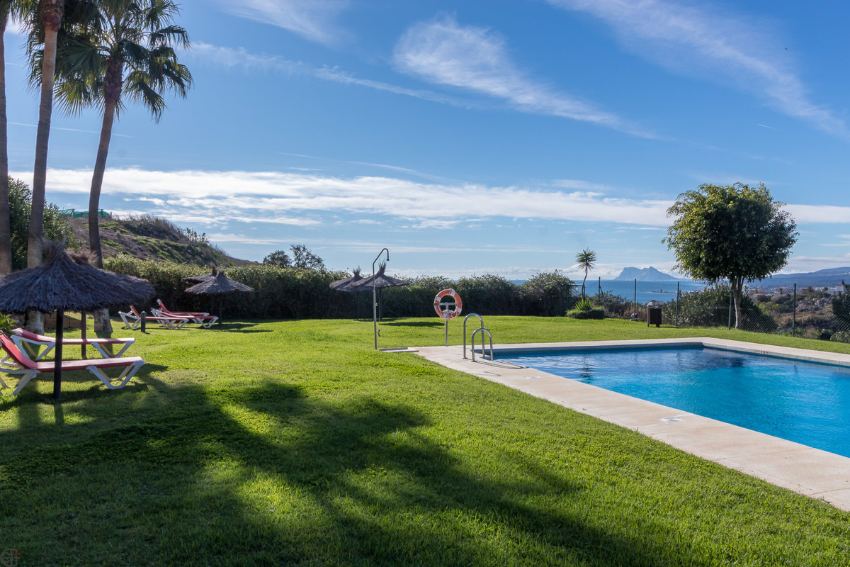Se vende Apartamento en Planta Última de 3 dormitorios en Costa Del Sol, Málaga, España