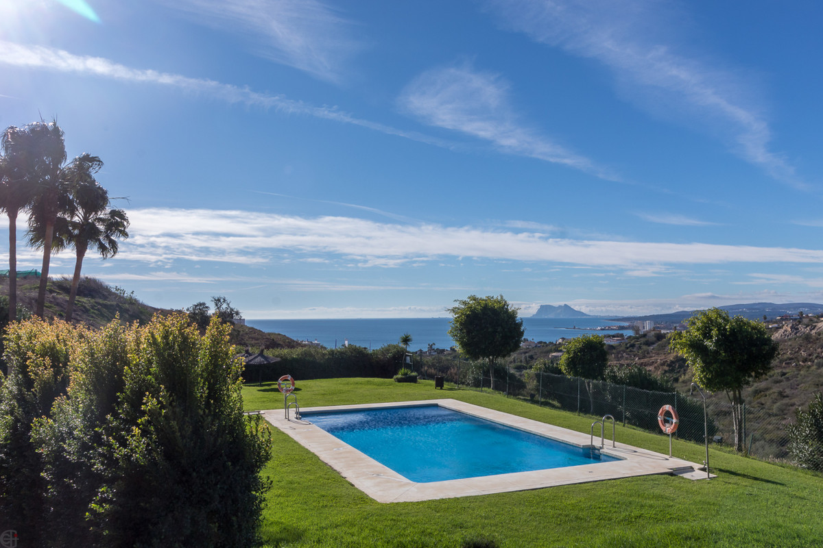 Se vende Apartamento en Planta Última de 3 dormitorios en Costa Del Sol, Málaga, España