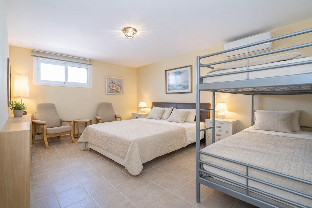 6 Bed Townhouse for sale in Estepona Costa Del Sol, Málaga, Spain