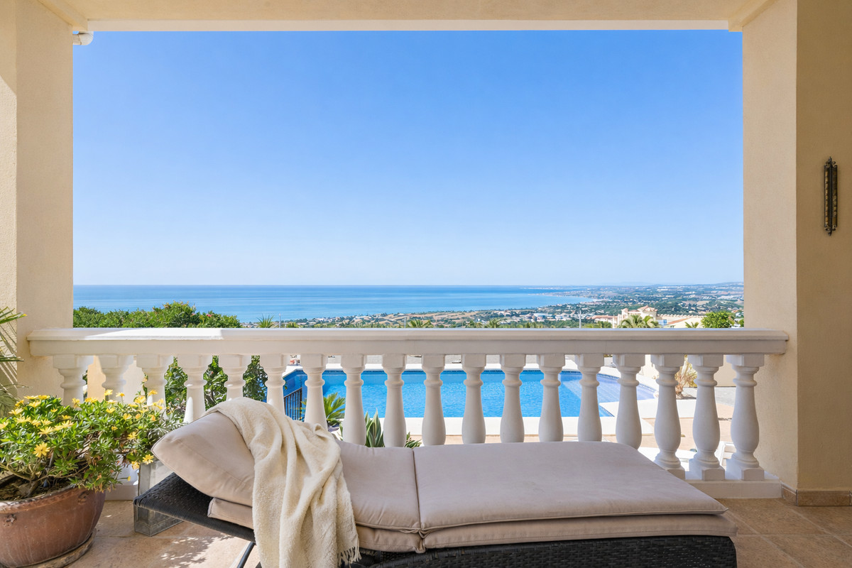 6 Bed Townhouse for sale in Estepona Costa Del Sol, Málaga, Spain