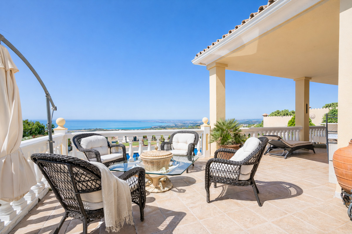 6 Bed Townhouse for sale in Estepona Costa Del Sol, Málaga, Spain