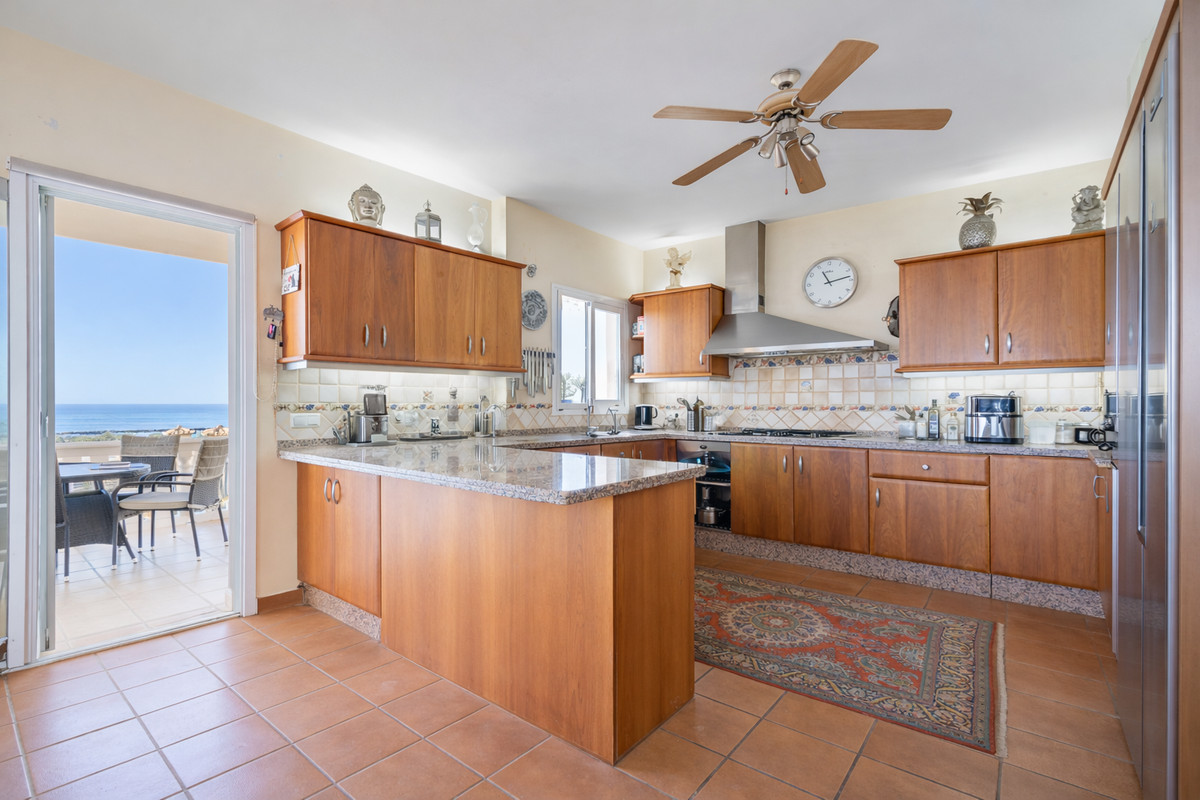 6 Bed Townhouse for sale in Estepona Costa Del Sol, Málaga, Spain