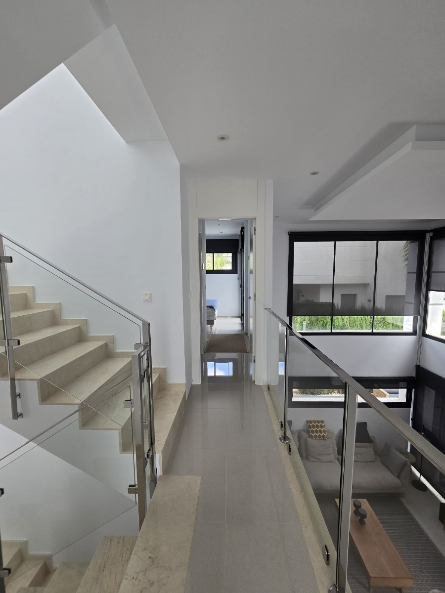 Se vende Villa - Chalet de 3 dormitorios en Costa Blanca, Alicante, España