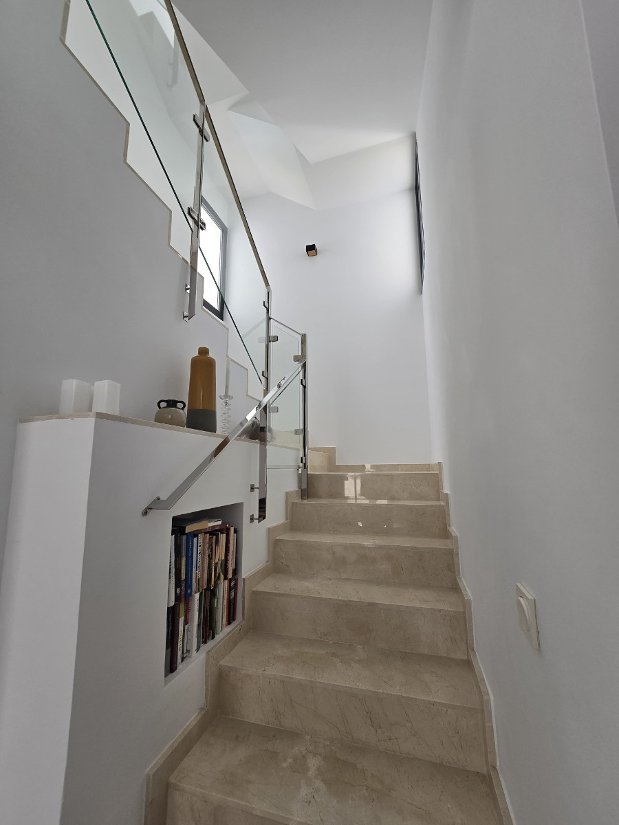 Se vende Villa - Chalet de 3 dormitorios en Costa Blanca, Alicante, España