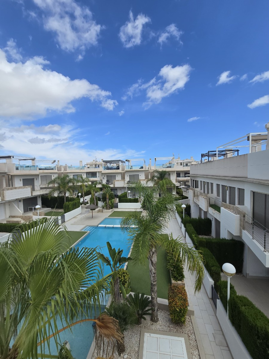 Se vende Villa - Chalet de 3 dormitorios en Costa Blanca, Alicante, España