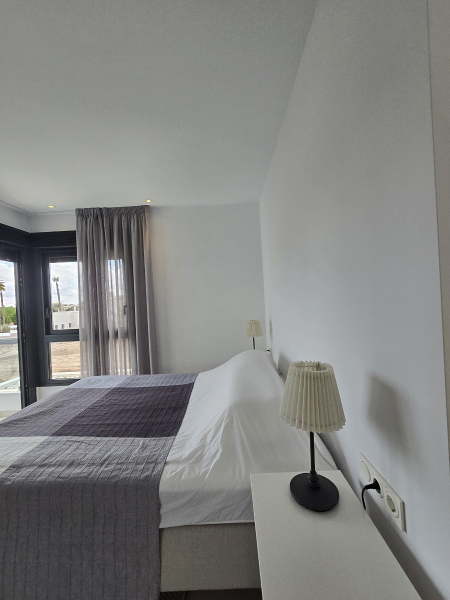 Se vende Villa - Chalet de 3 dormitorios en Costa Blanca, Alicante, España