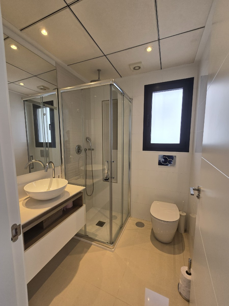 Se vende Villa - Chalet de 3 dormitorios en Costa Blanca, Alicante, España