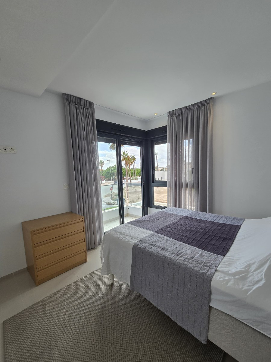Se vende Villa - Chalet de 3 dormitorios en Costa Blanca, Alicante, España