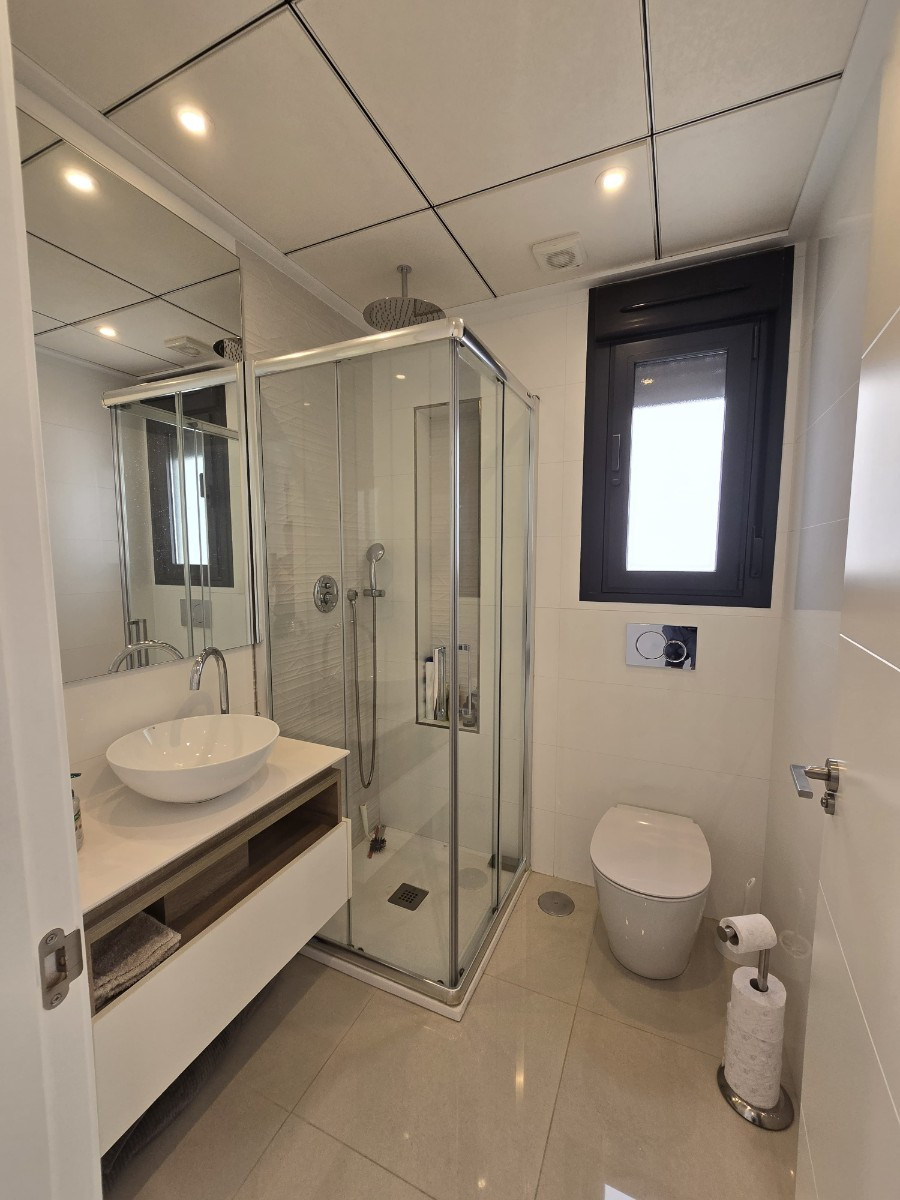 Se vende Villa - Chalet de 3 dormitorios en Costa Blanca, Alicante, España