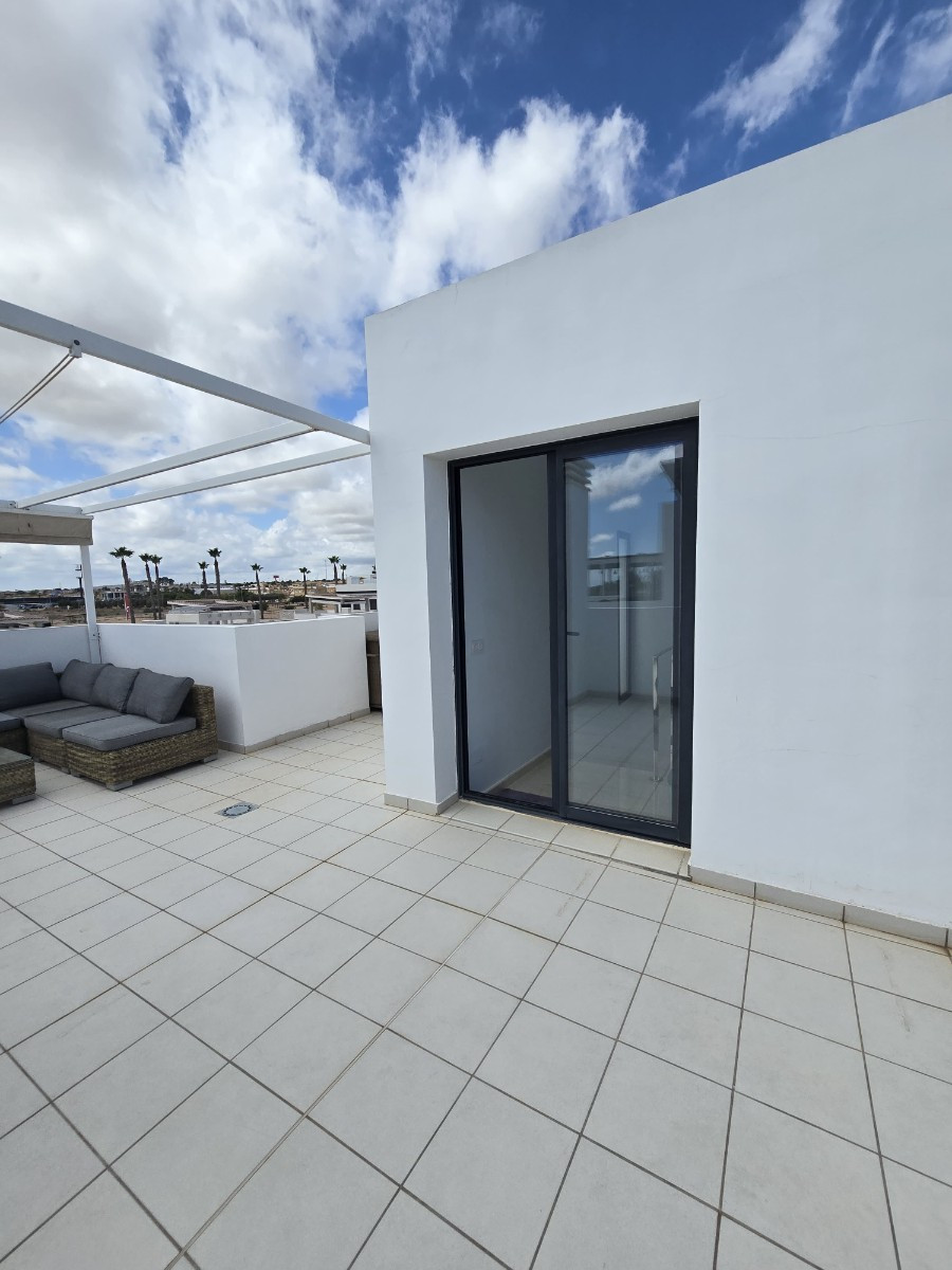 Se vende Villa - Chalet de 3 dormitorios en Costa Blanca, Alicante, España