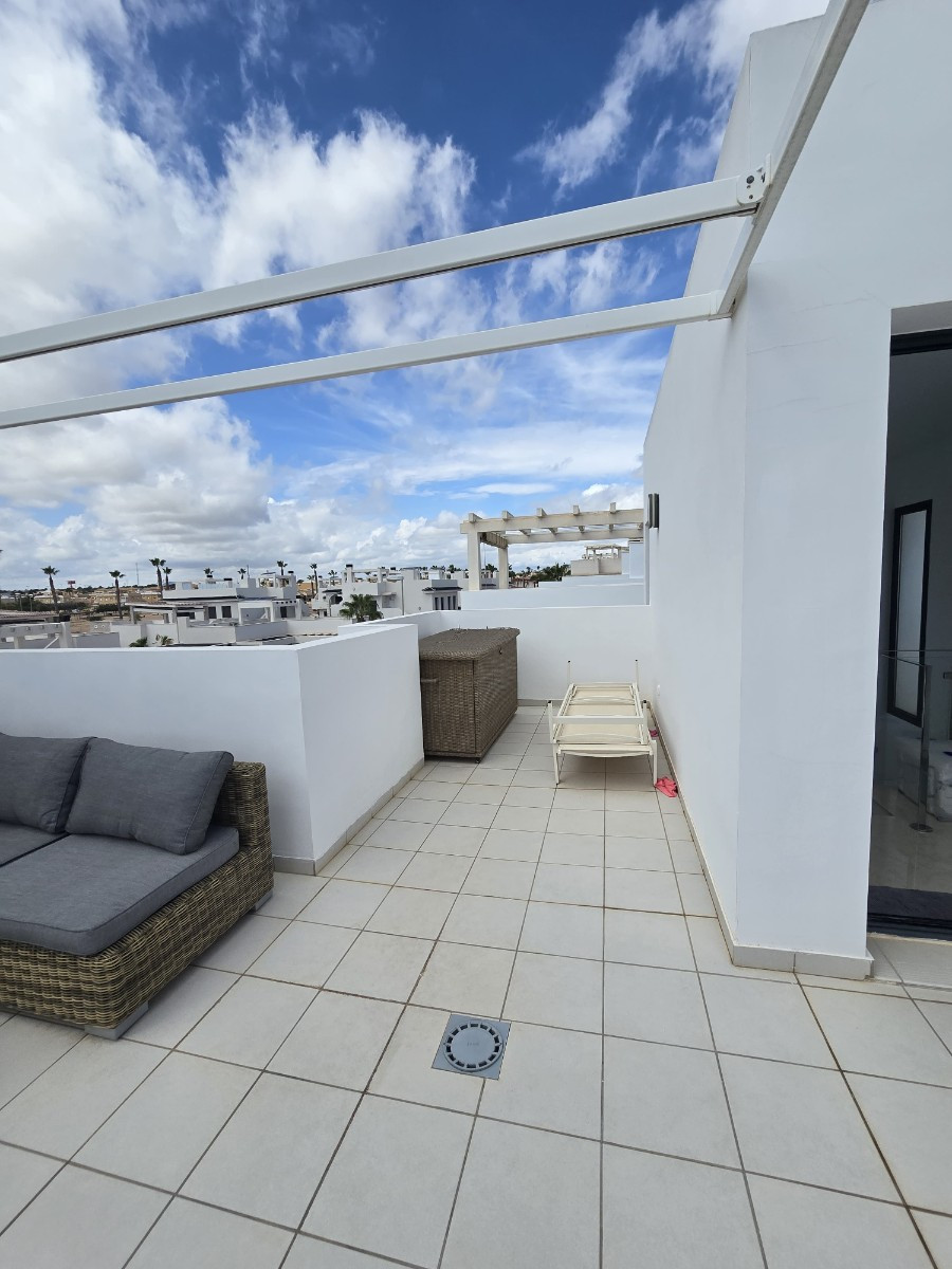 Se vende Villa - Chalet de 3 dormitorios en Costa Blanca, Alicante, España