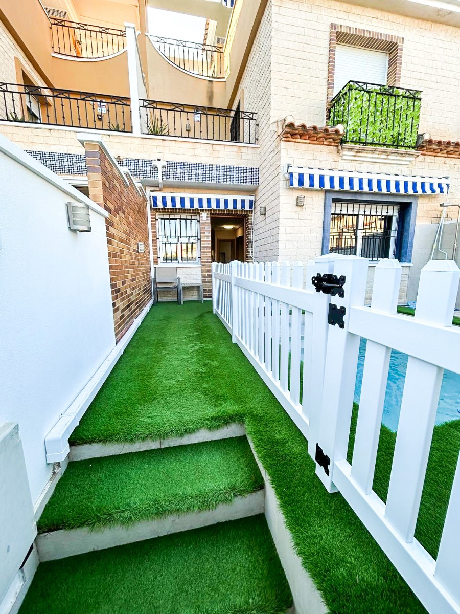 Se vende Adosada de 3 dormitorios en Costa Blanca, Alicante, España