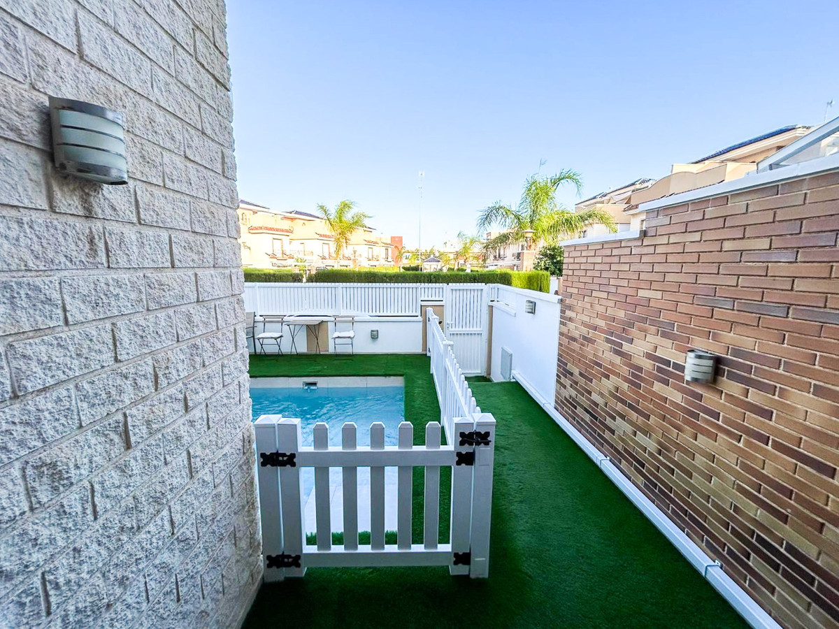 Se vende Adosada de 3 dormitorios en Costa Blanca, Alicante, España