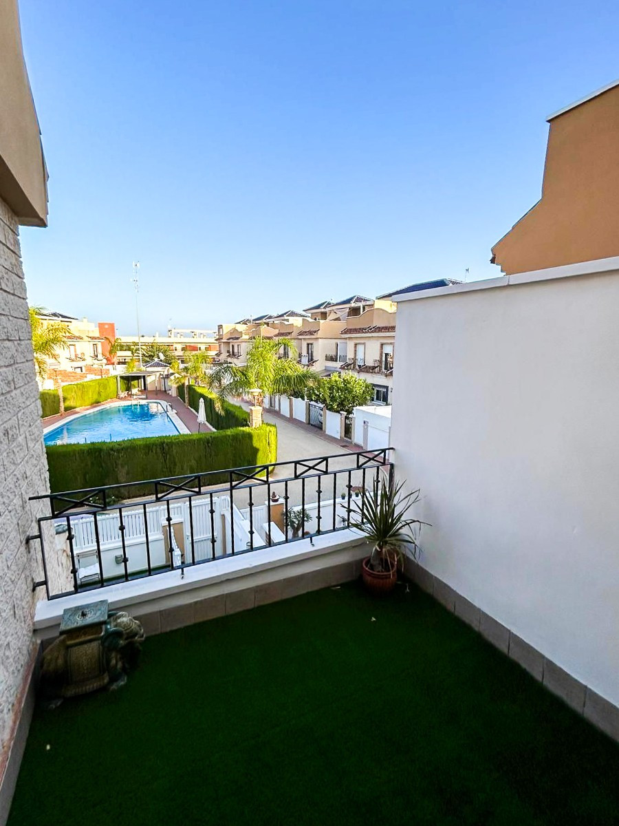 Se vende Adosada de 3 dormitorios en Costa Blanca, Alicante, España