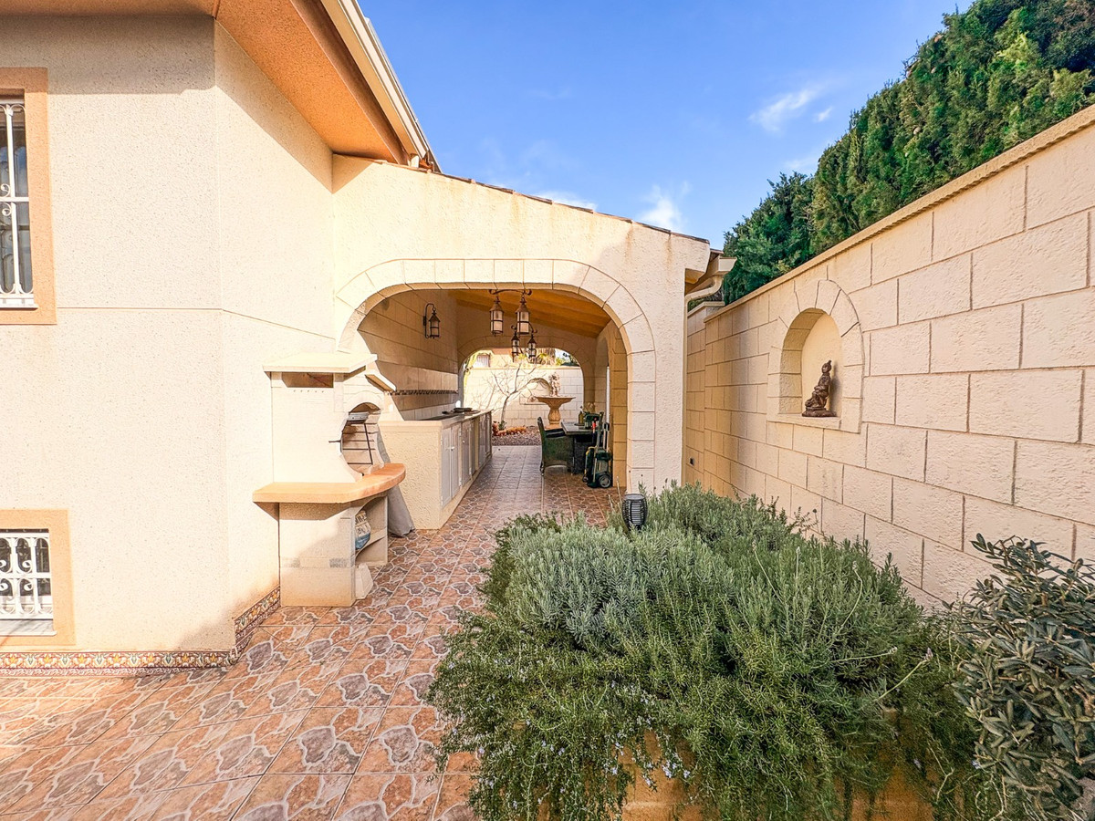Se vende Villa - Chalet de 5 dormitorios en Costa Blanca, Alicante, España
