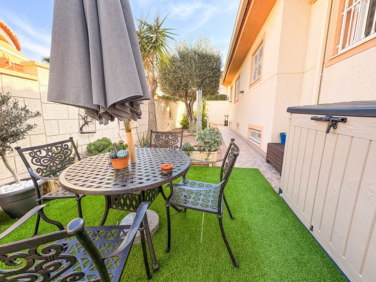 Se vende Villa - Chalet de 5 dormitorios en Costa Blanca, Alicante, España