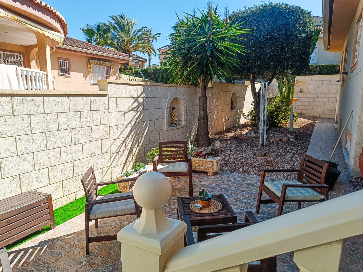 Se vende Villa - Chalet de 5 dormitorios en Costa Blanca, Alicante, España