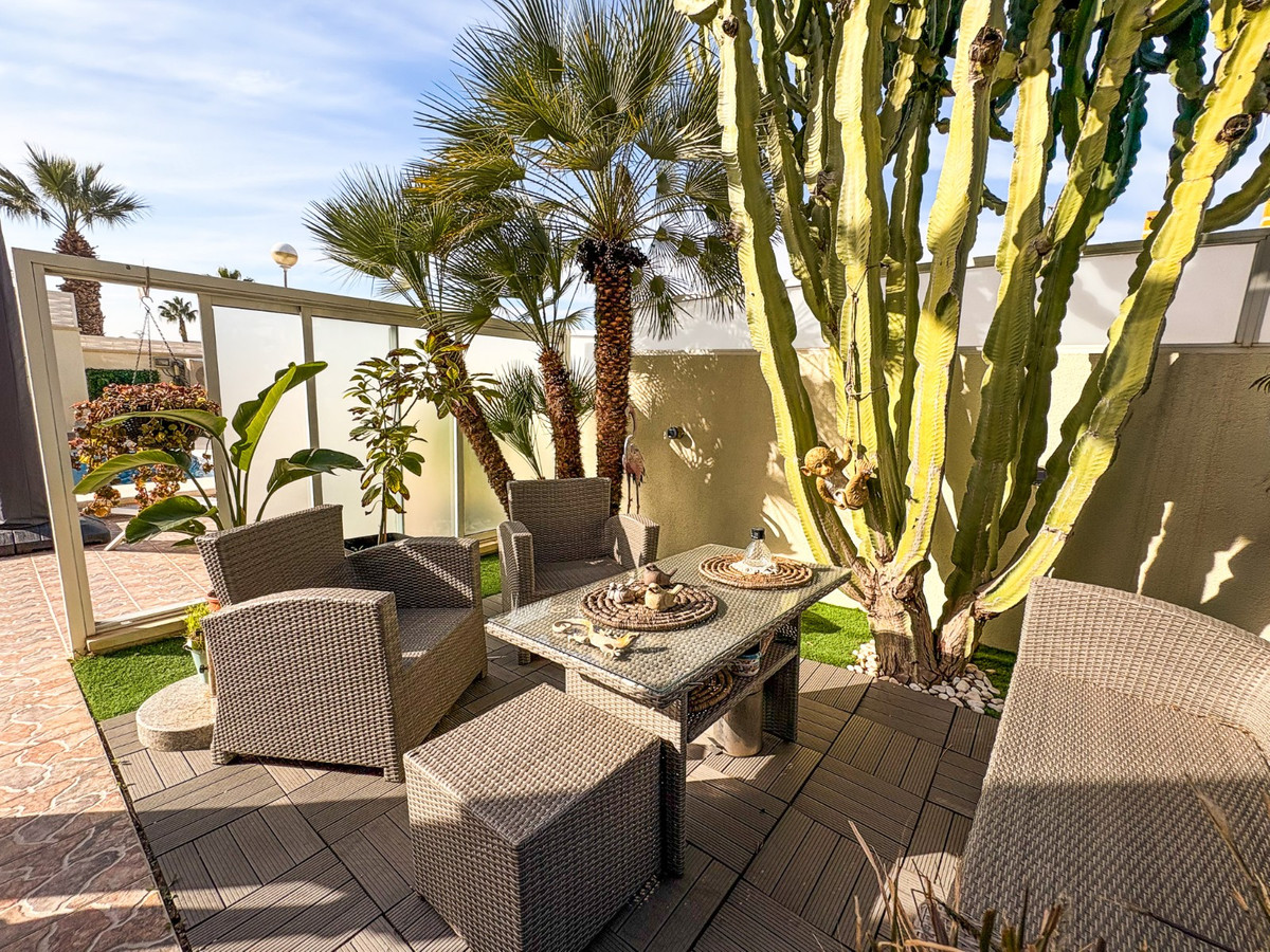 Se vende Villa - Chalet de 5 dormitorios en Costa Blanca, Alicante, España