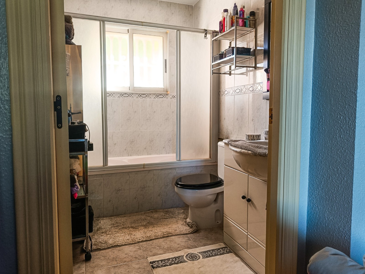 Se vende Villa - Chalet de 5 dormitorios en Costa Blanca, Alicante, España