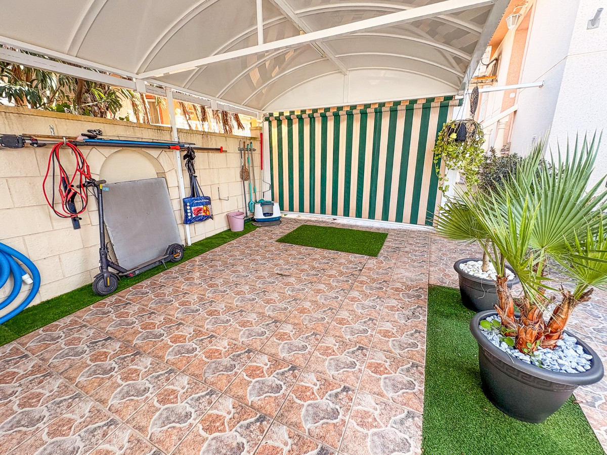 Se vende Villa - Chalet de 5 dormitorios en Costa Blanca, Alicante, España