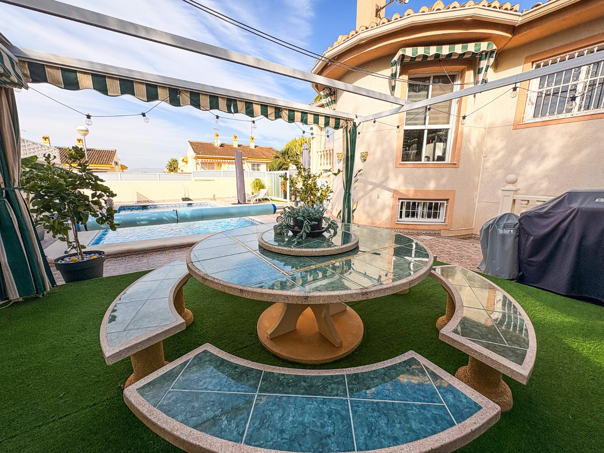 Se vende Villa - Chalet de 5 dormitorios en Costa Blanca, Alicante, España