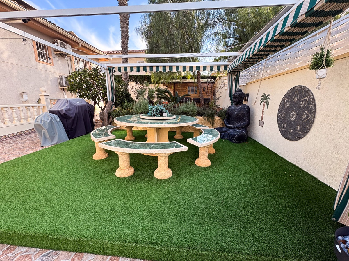 Se vende Villa - Chalet de 5 dormitorios en Costa Blanca, Alicante, España