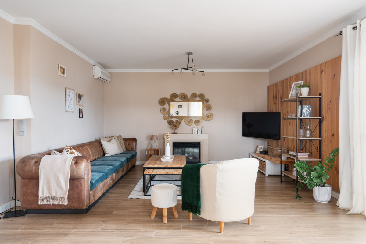 5 Bed Townhouse for sale in Sierrezuela Costa Del Sol, Málaga, Spain