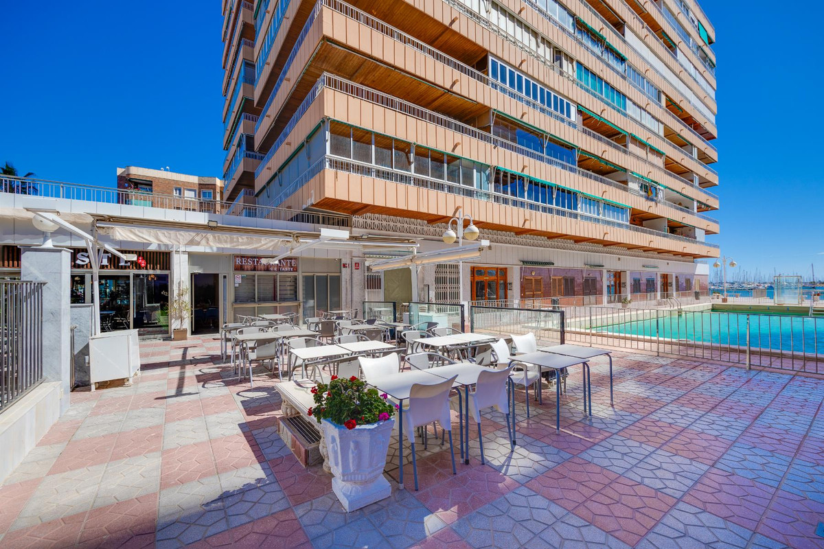 Se vende Apartamento Planta Media de 3 dormitorios en Costa Blanca, Alicante, España