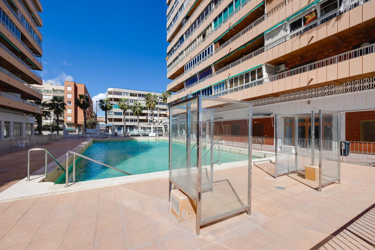 Se vende Apartamento Planta Media de 3 dormitorios en Costa Blanca, Alicante, España
