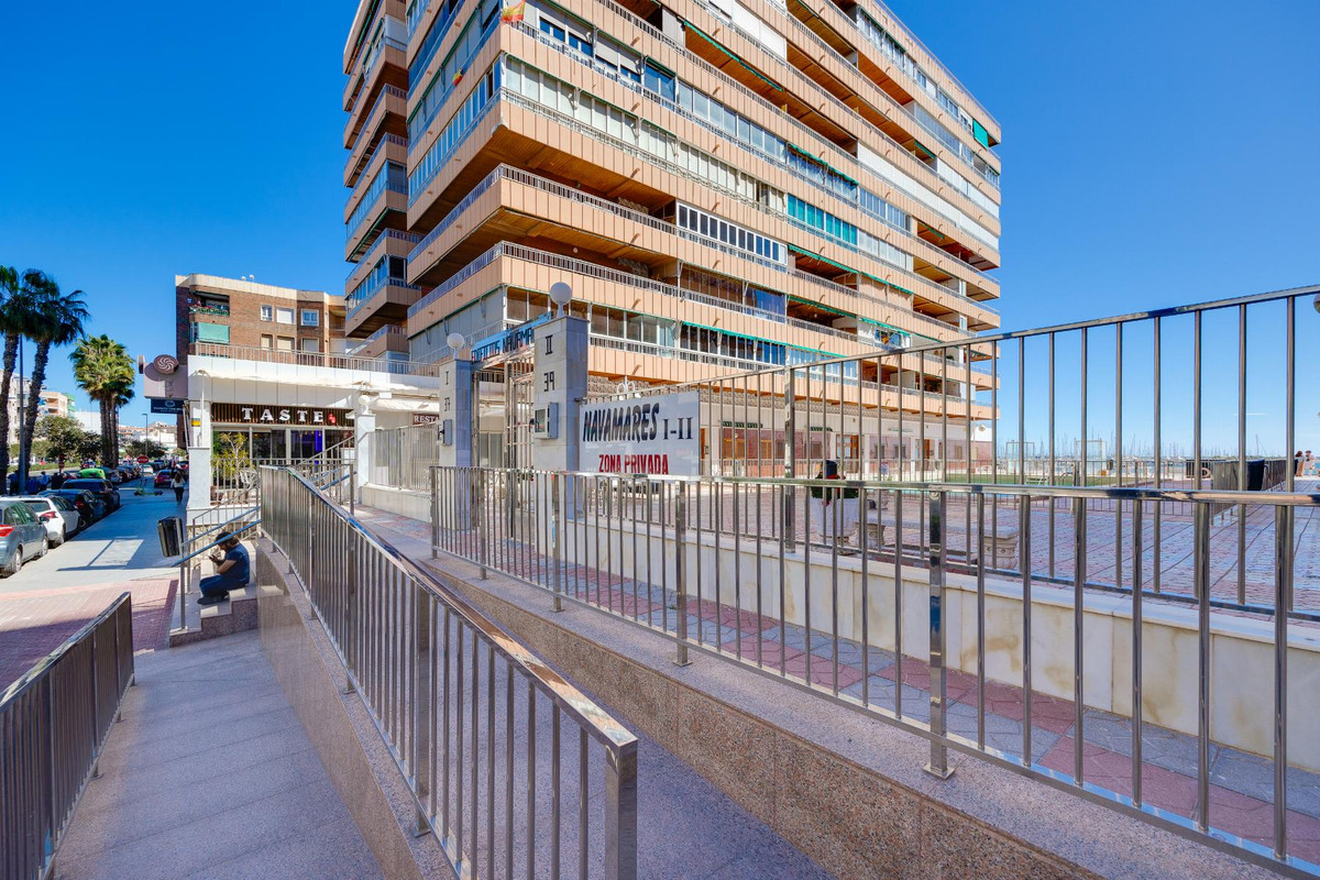 Se vende Apartamento Planta Media de 3 dormitorios en Costa Blanca, Alicante, España