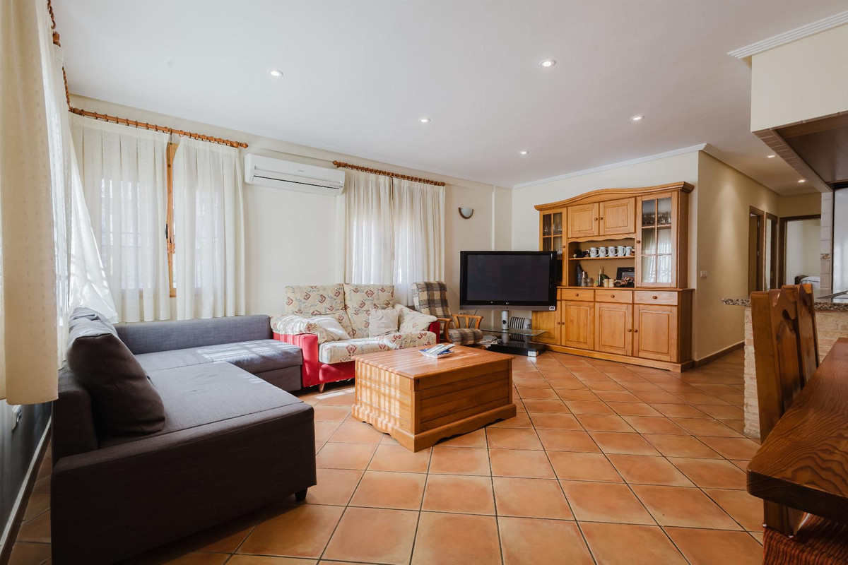 3 Bed Townhouse for sale in Playa De La Mata Costa Blanca, Alicante, Spain