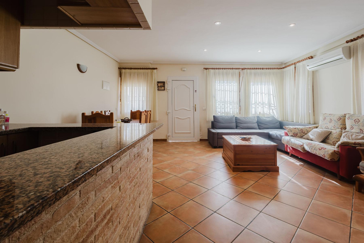 3 Bed Townhouse for sale in Playa De La Mata Costa Blanca, Alicante, Spain