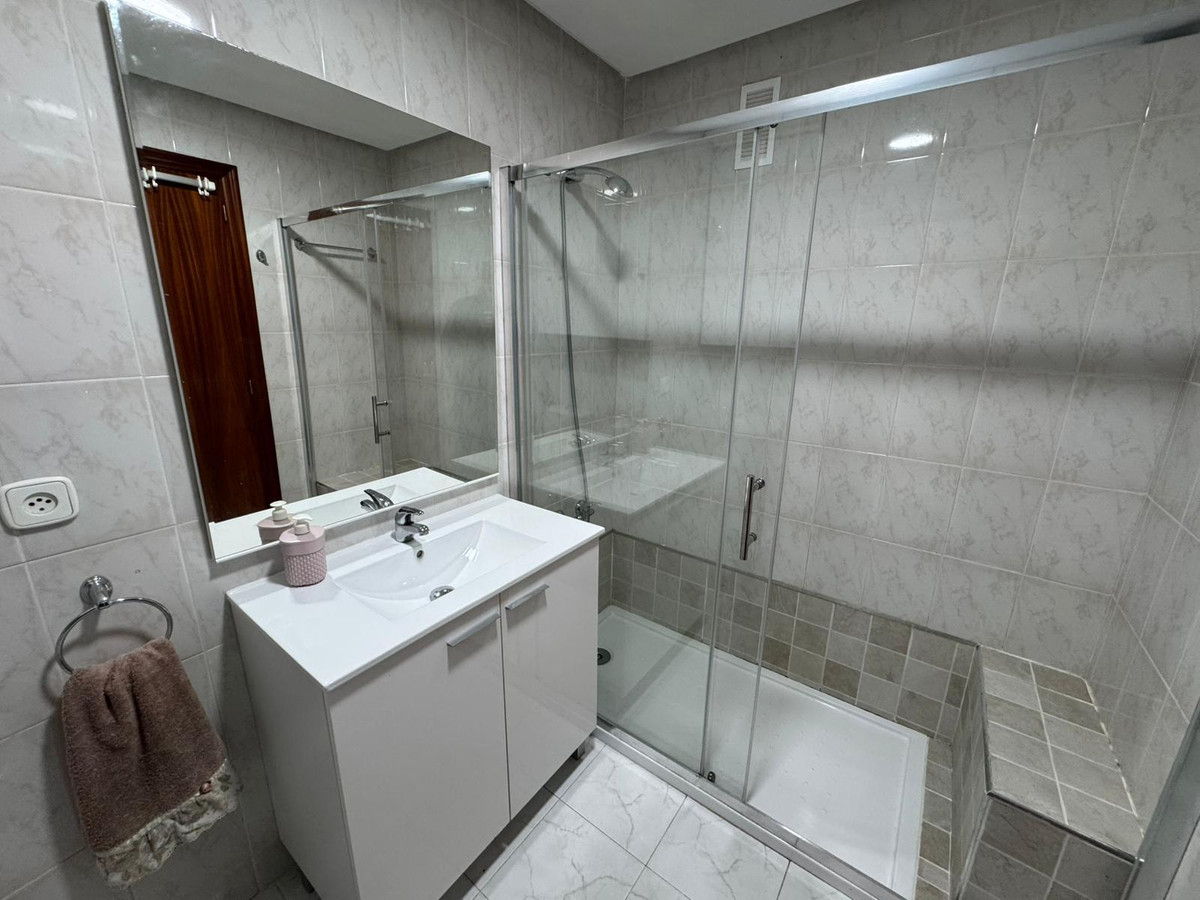 Se vende Apartamento Planta Media de 3 dormitorios en Costa Blanca, Alicante, España