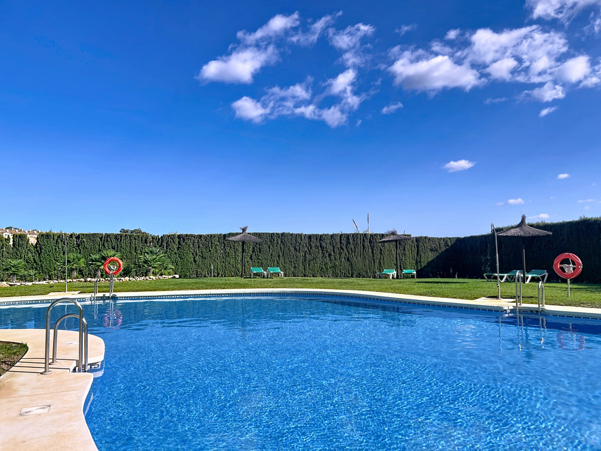 Se vende Apartamento Planta Media de 2 dormitorios en Costa Del Sol, Málaga, España