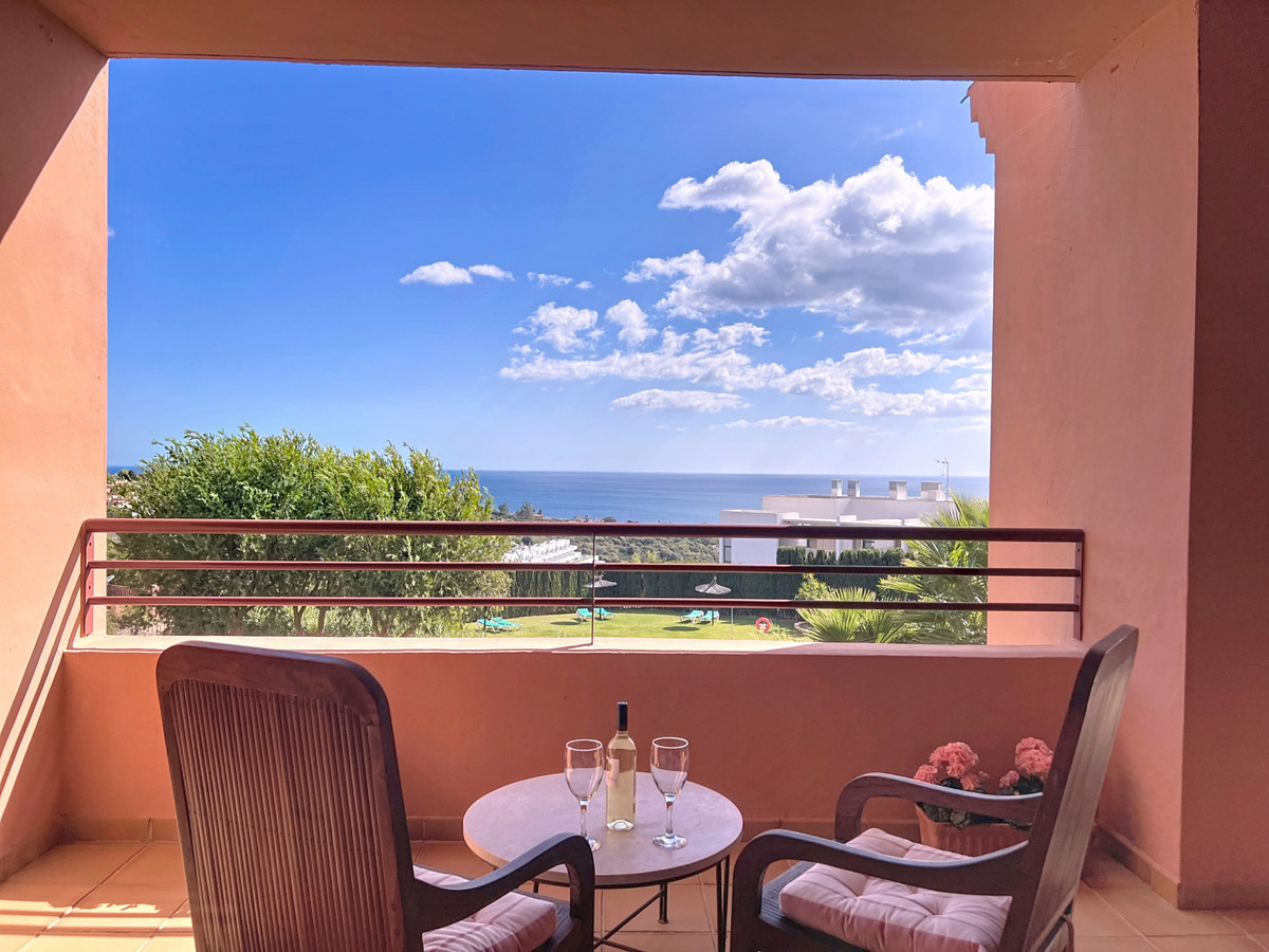 Se vende Apartamento Planta Media de 2 dormitorios en Costa Del Sol, Málaga, España