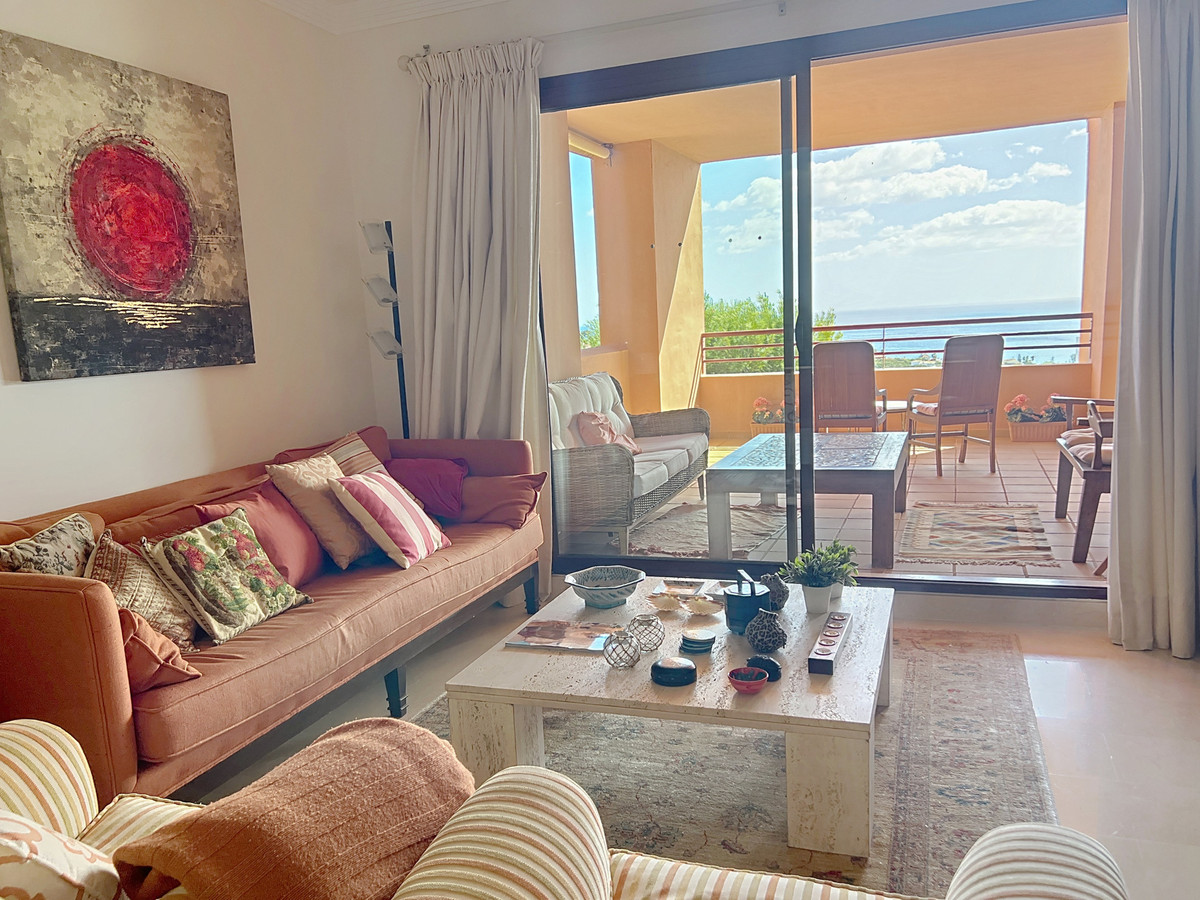 Se vende Apartamento Planta Media de 2 dormitorios en Costa Del Sol, Málaga, España