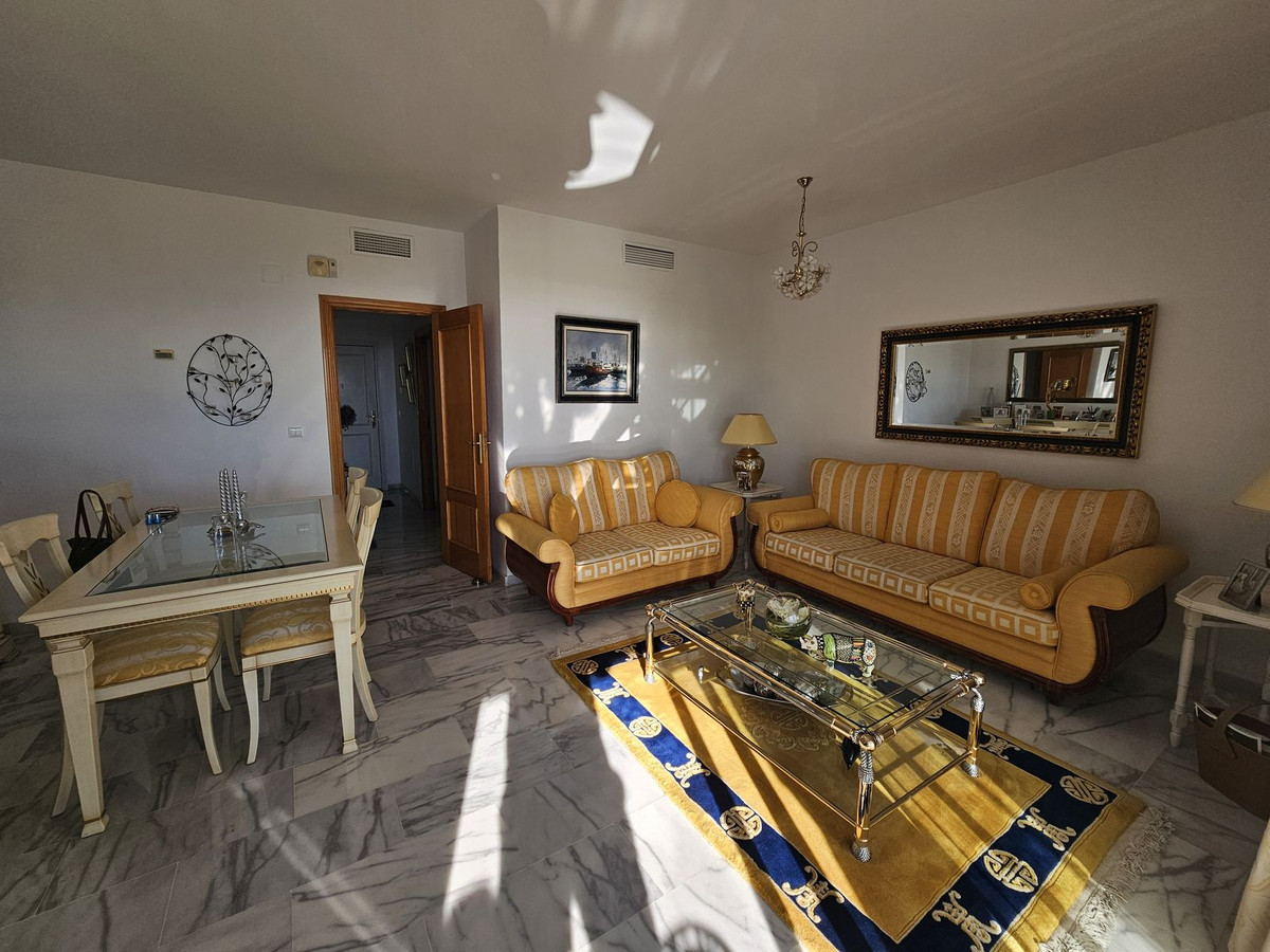 Se vende Apartamento Planta Media de 3 dormitorios en Costa Del Sol, Málaga, España