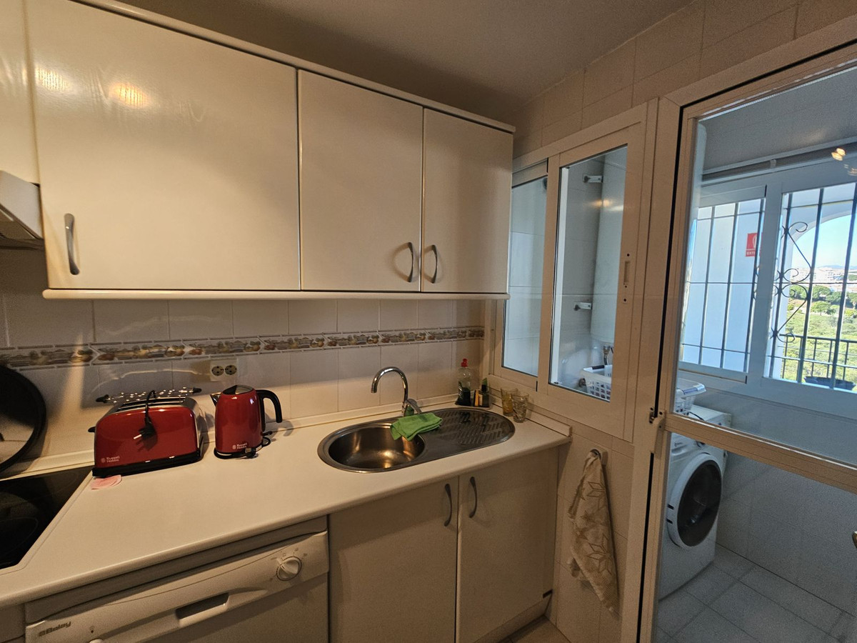 Se vende Apartamento Planta Media de 3 dormitorios en Costa Del Sol, Málaga, España