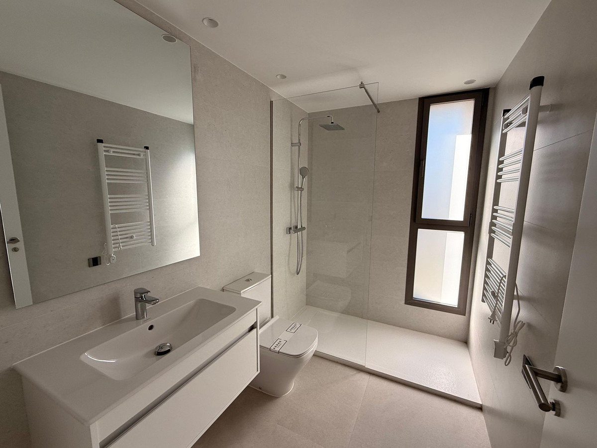 3 Bed Apartment for sale in New Golden Mile Costa Del Sol, Málaga, Spain