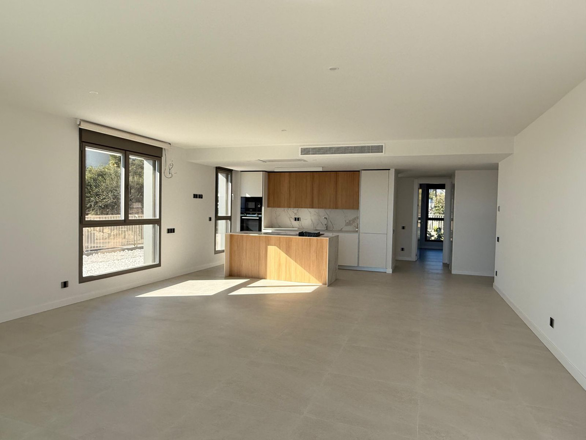 3 Bed Apartment for sale in New Golden Mile Costa Del Sol, Málaga, Spain