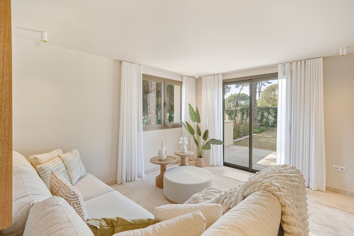 Se vende Villa - Chalet de 4 dormitorios en Costa Del Sol, Málaga, España