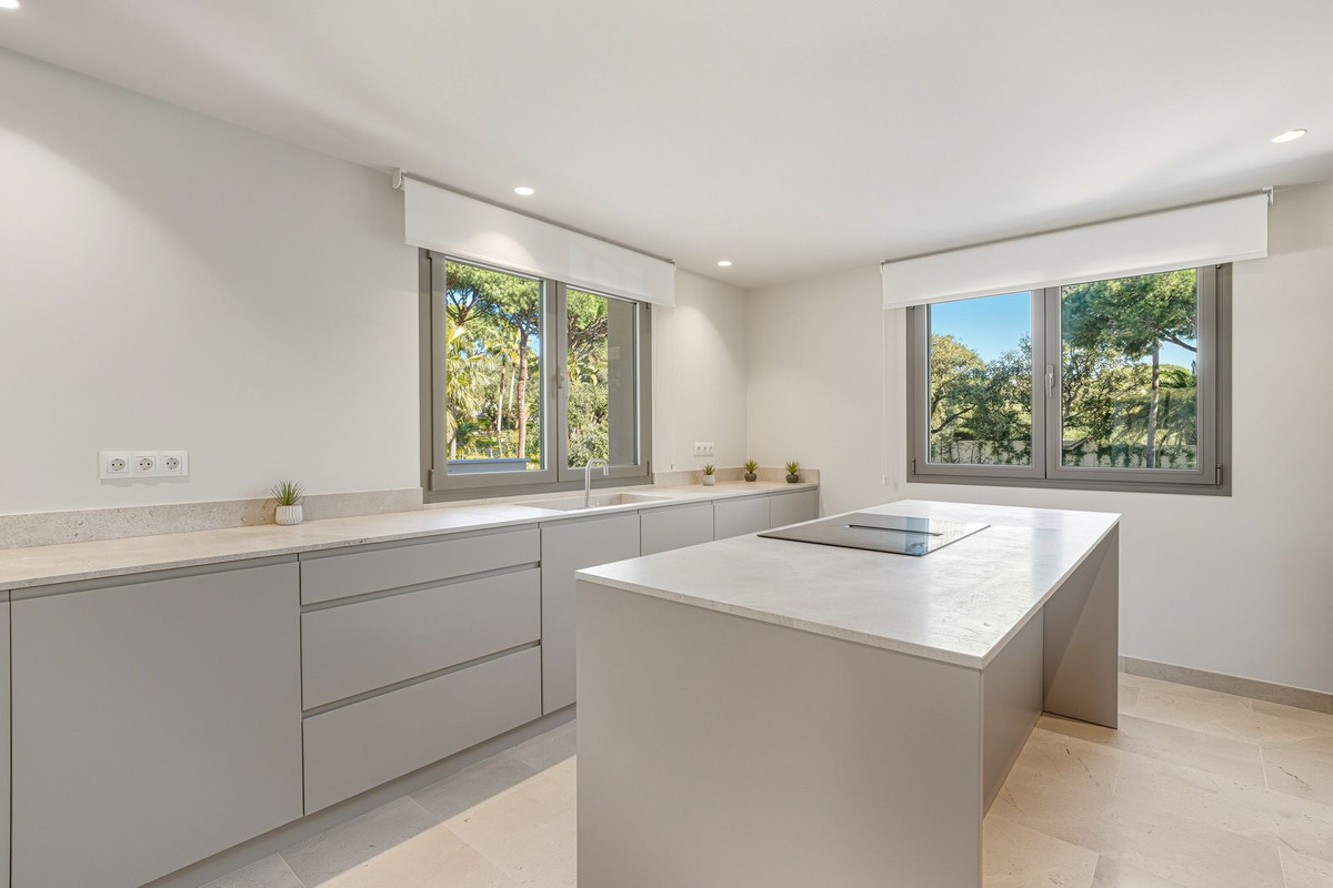 Se vende Villa - Chalet de 4 dormitorios en Costa Del Sol, Málaga, España