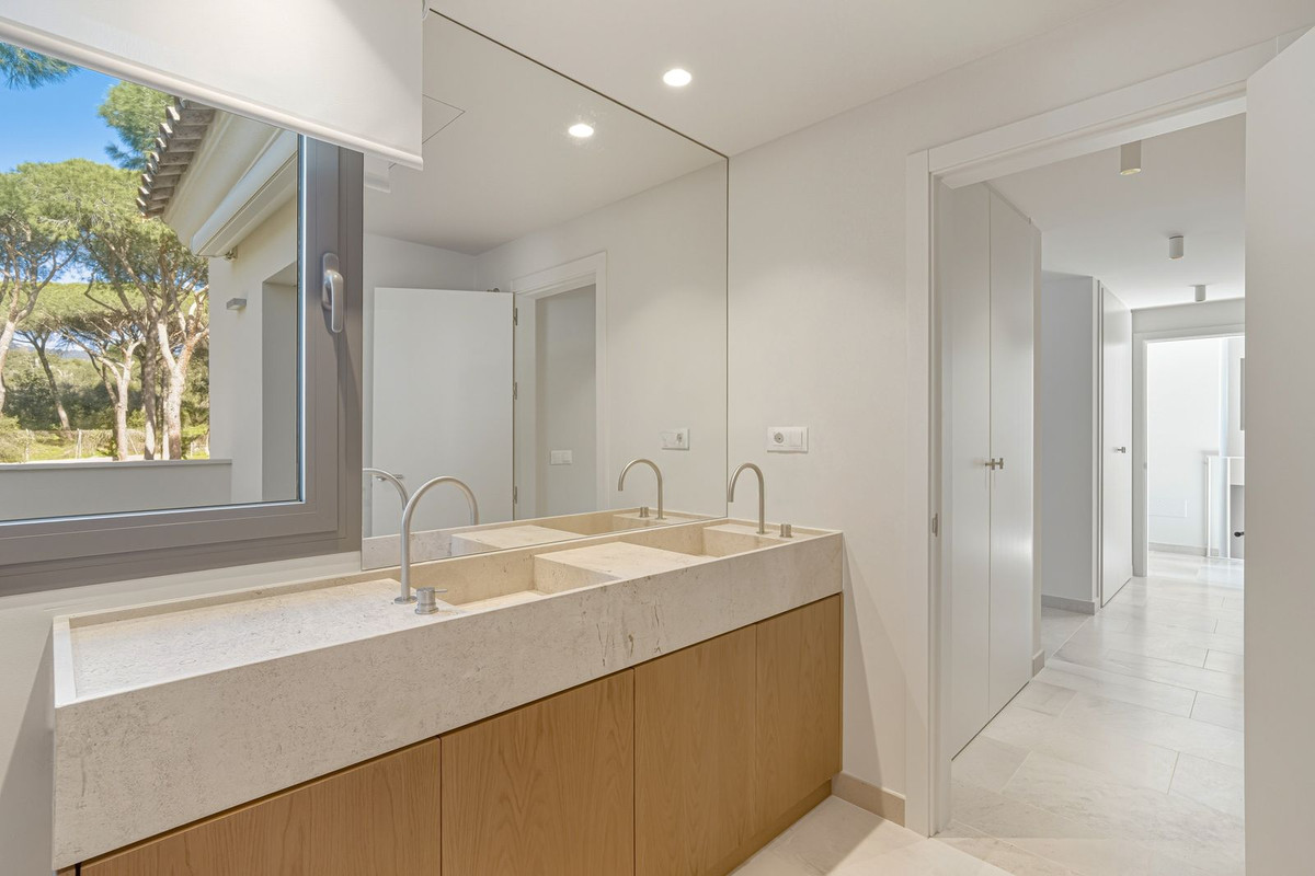 Se vende Villa - Chalet de 4 dormitorios en Costa Del Sol, Málaga, España