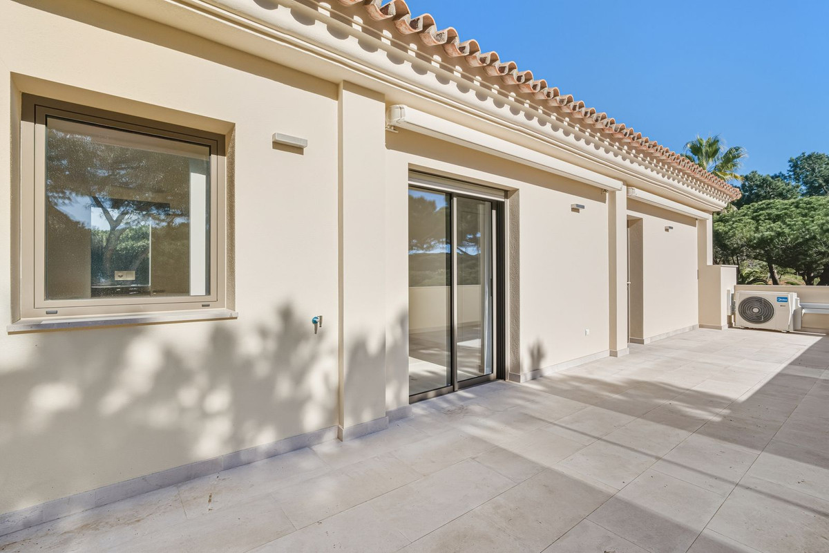 Se vende Villa - Chalet de 4 dormitorios en Costa Del Sol, Málaga, España